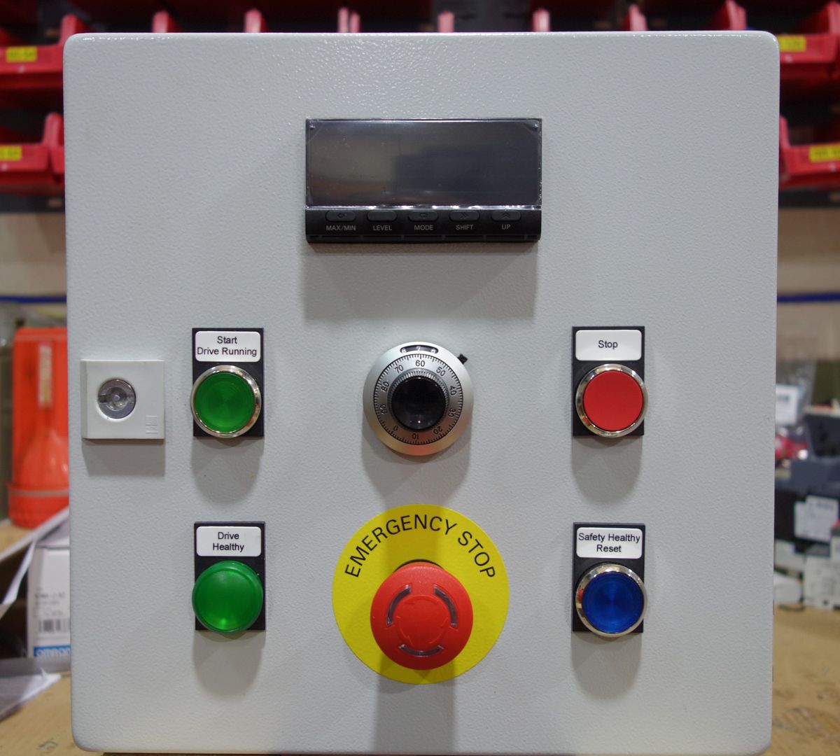 Small, yet powerful machine-mounted control panels 